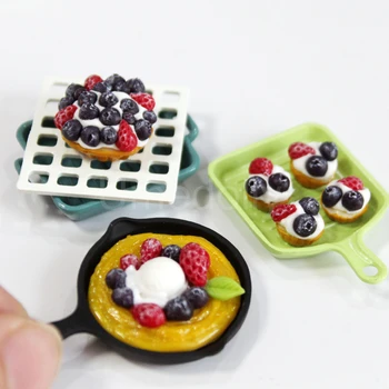 1/12 yoki 1/6 yoqimli loy miniatyura Dollhouse qulupnay Pancake Mini Blueberry Pie BJD Doll Food Play oshxona o'yinchoq aksessuarlari